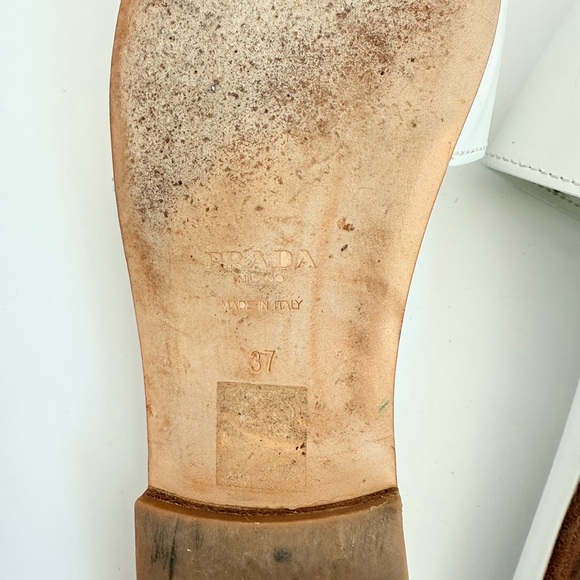 Prada white leather Triangle logo embellished open toe flat slide sandals 37 - Picture 6 of 10